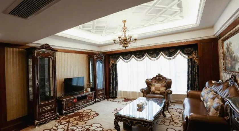 Chengdu French Theme Gold Palace