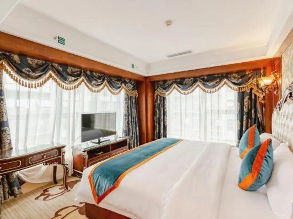 Bed in Chengdu French Theme Gold Palace