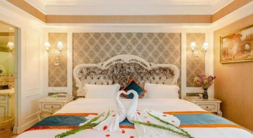 Bed in Chengdu French Theme Gold Palace