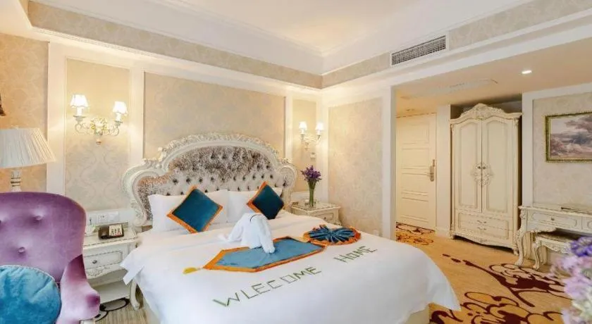 Chengdu French Theme Gold Palace