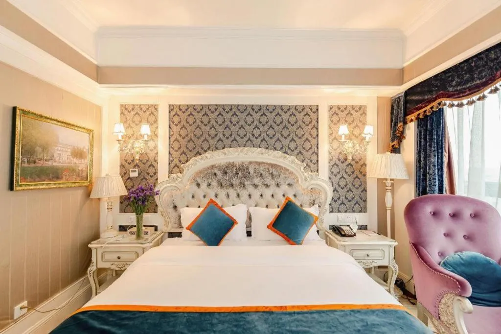 Bed in Chengdu French Theme Gold Palace