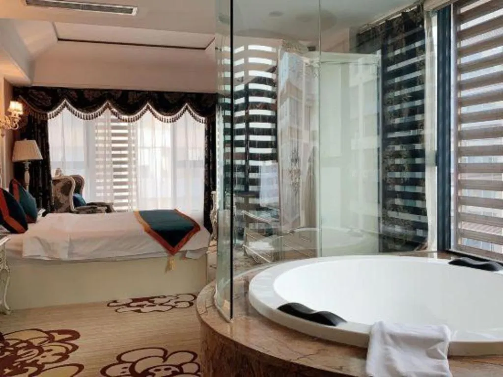 Bed in Chengdu French Theme Gold Palace