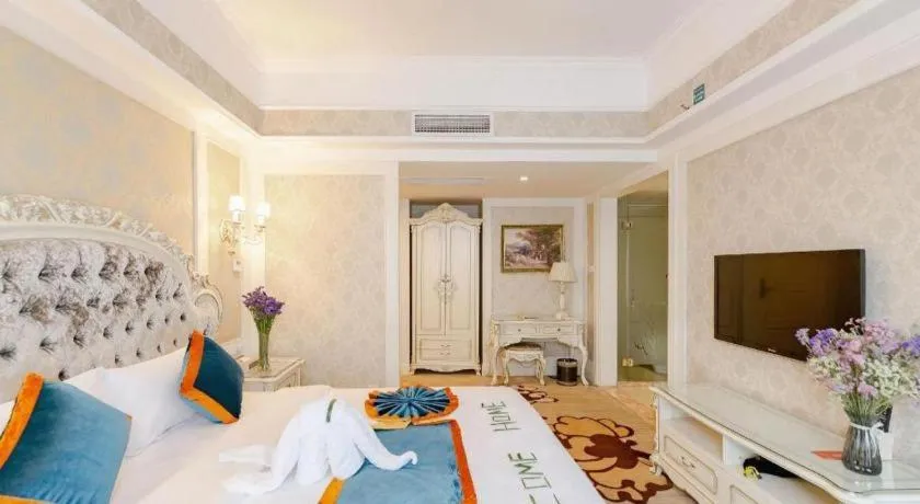 Bed in Chengdu French Theme Gold Palace