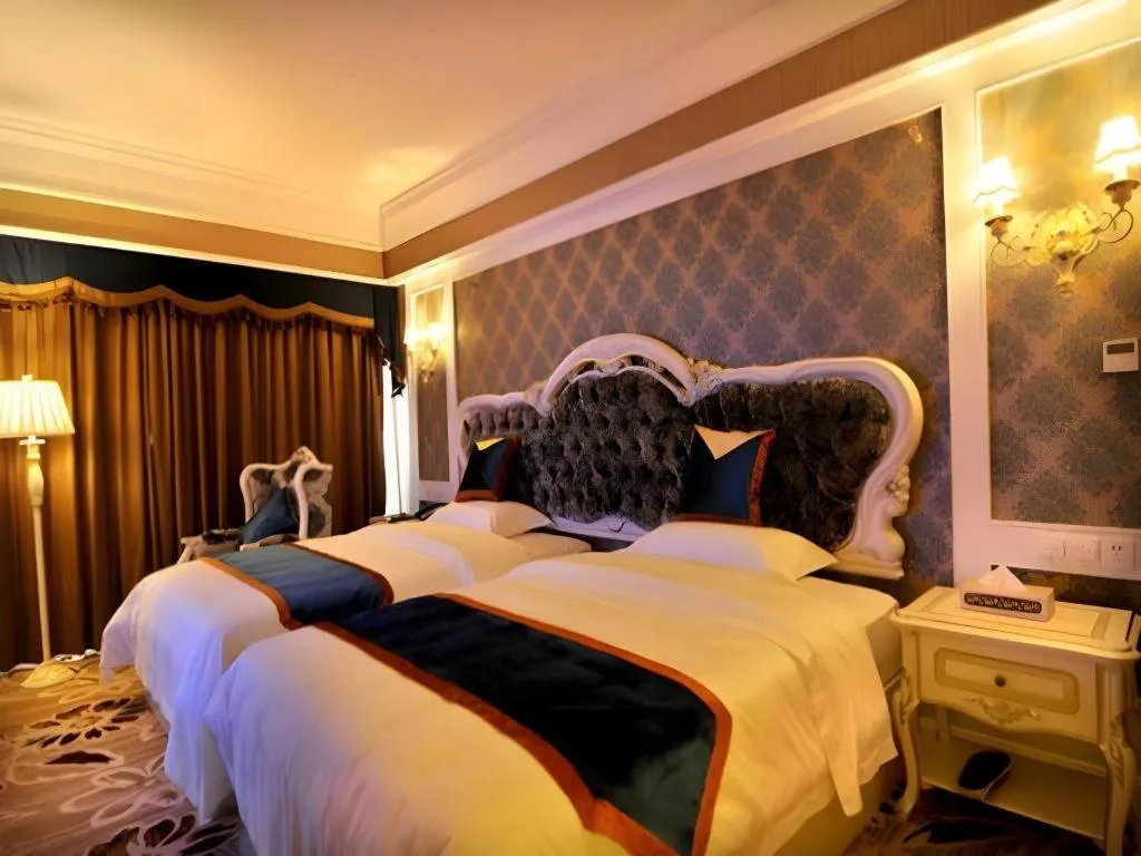 Bed in Chengdu French Theme Gold Palace