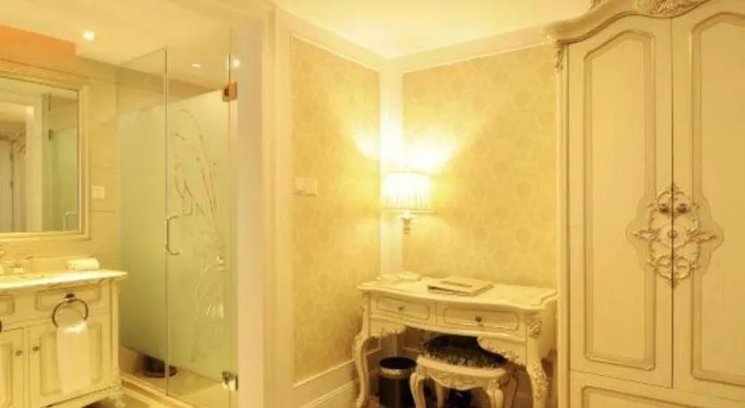 Chengdu French Theme Gold Palace