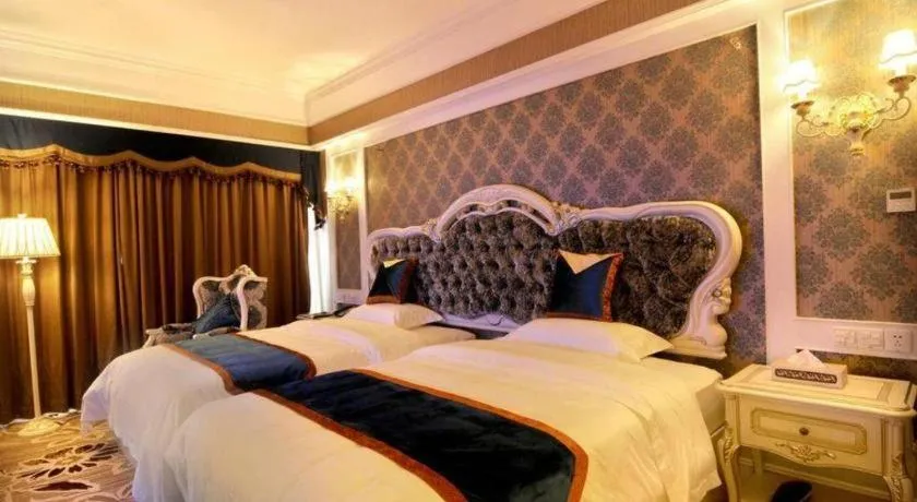 Bed in Chengdu French Theme Gold Palace