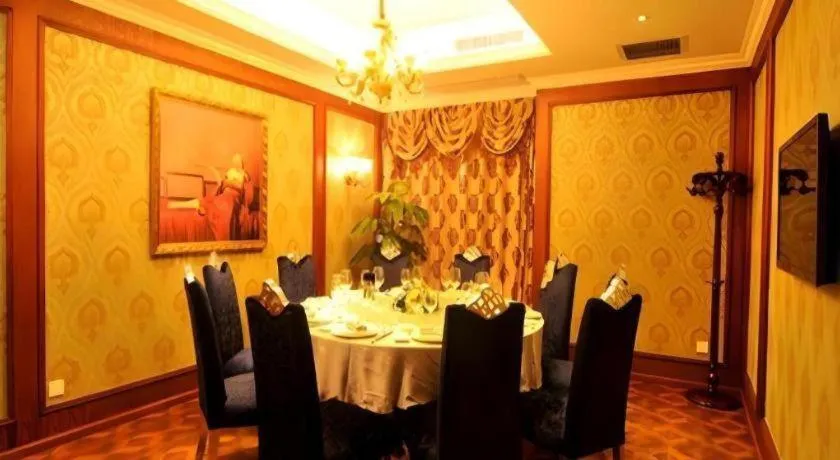 Chengdu French Theme Gold Palace