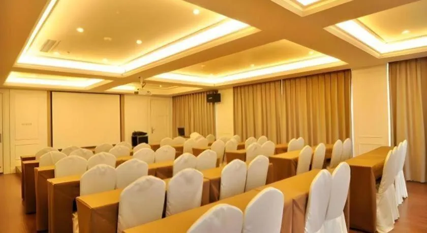 Chengdu French Theme Gold Palace