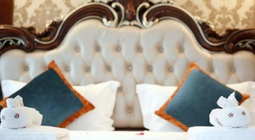 Bed in Chengdu French Theme Gold Palace