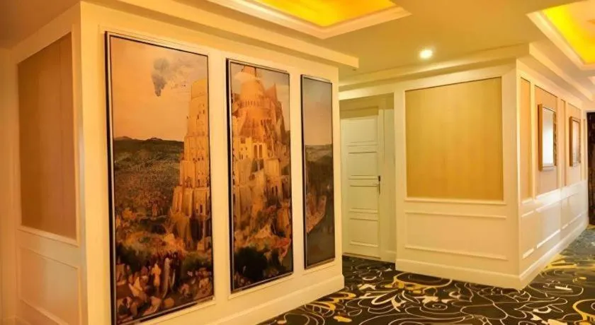 Chengdu French Theme Gold Palace