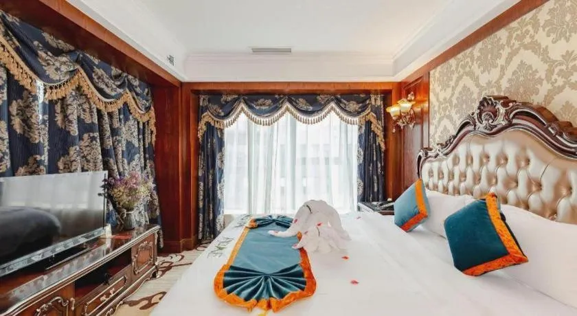 Bed in Chengdu French Theme Gold Palace