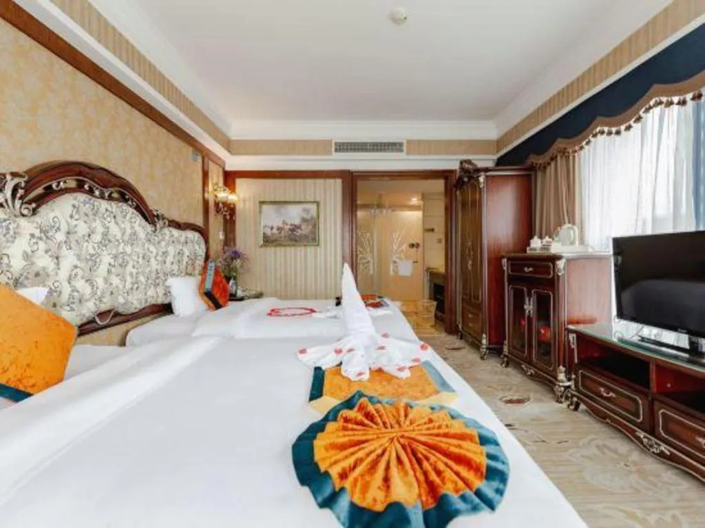 Chengdu French Theme Gold Palace