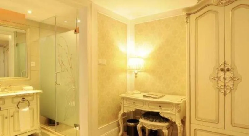 Chengdu French Theme Gold Palace