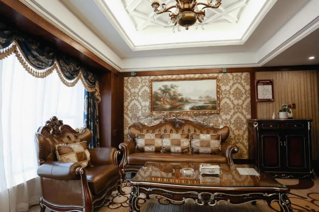 Chengdu French Theme Gold Palace