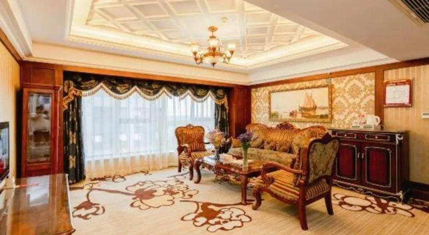 Chengdu French Theme Gold Palace