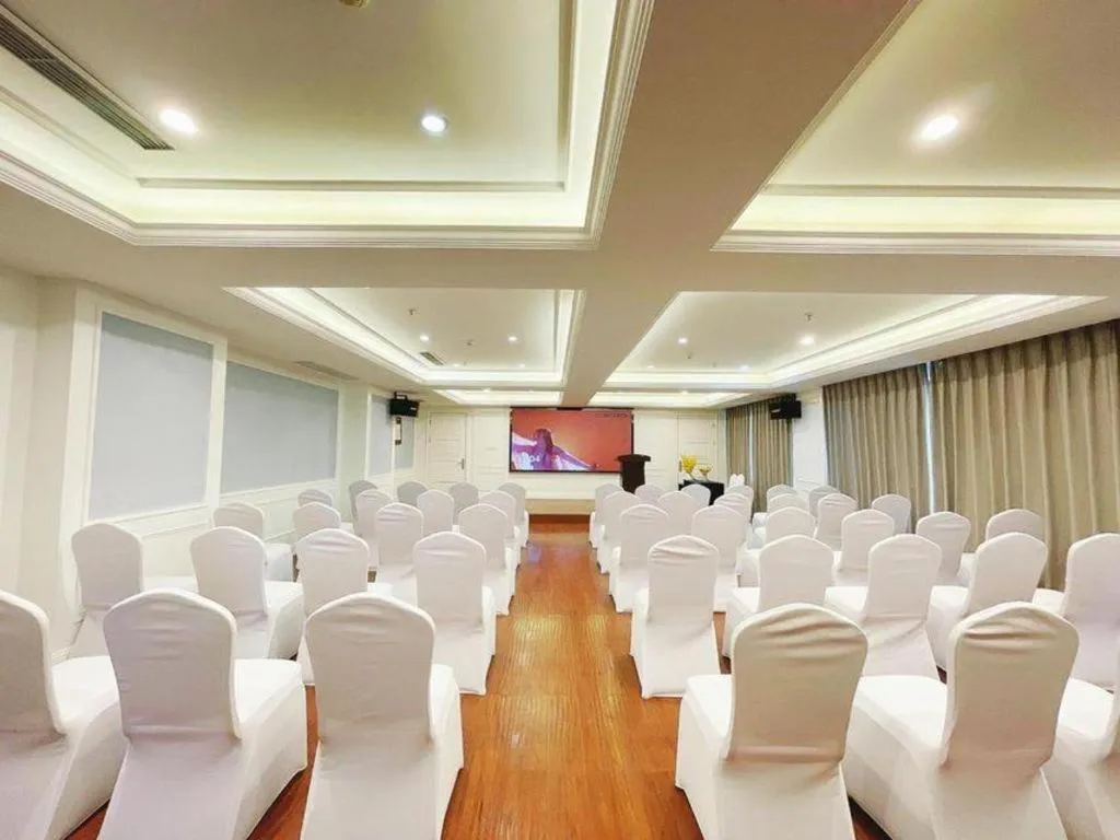 Chengdu French Theme Gold Palace