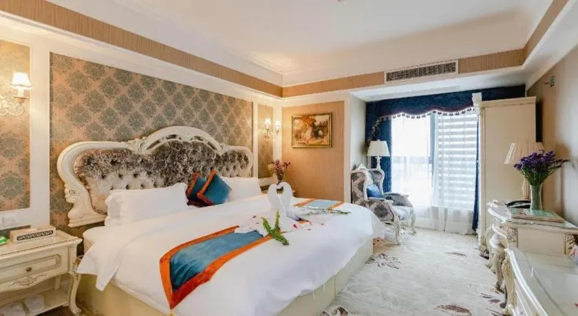 Bed in Chengdu French Theme Gold Palace