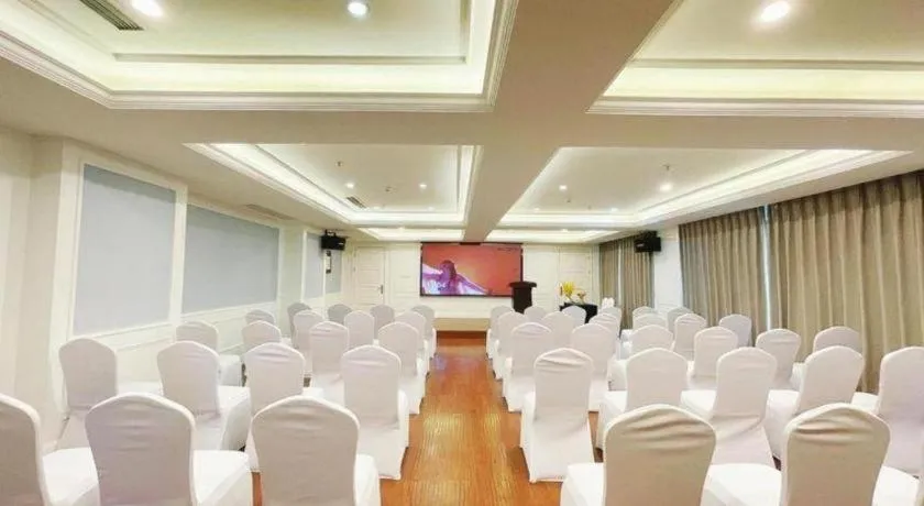 Chengdu French Theme Gold Palace