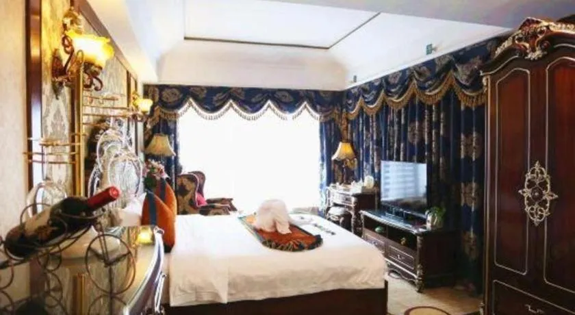 Bed in Chengdu French Theme Gold Palace