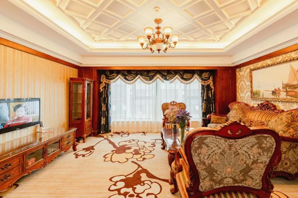 Chengdu French Theme Gold Palace