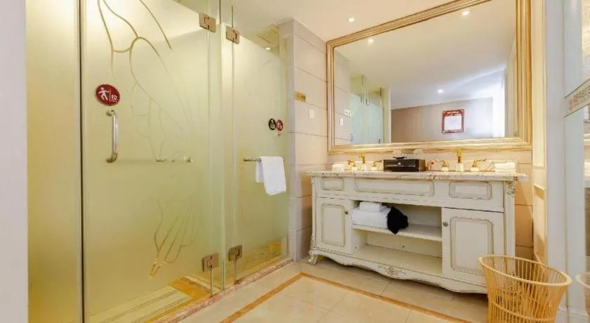 Chengdu French Theme Gold Palace