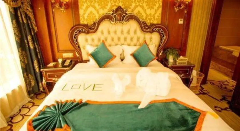 Bed in Chengdu French Theme Gold Palace