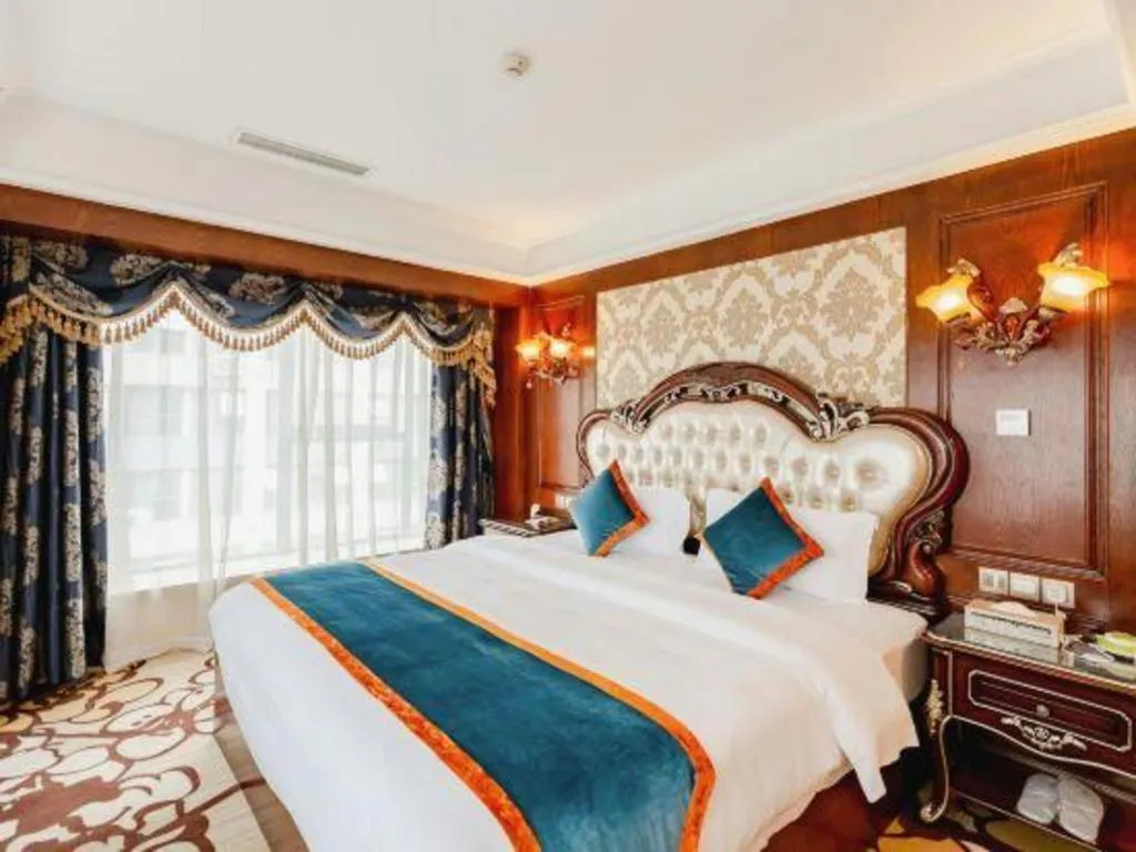 Bed in Chengdu French Theme Gold Palace