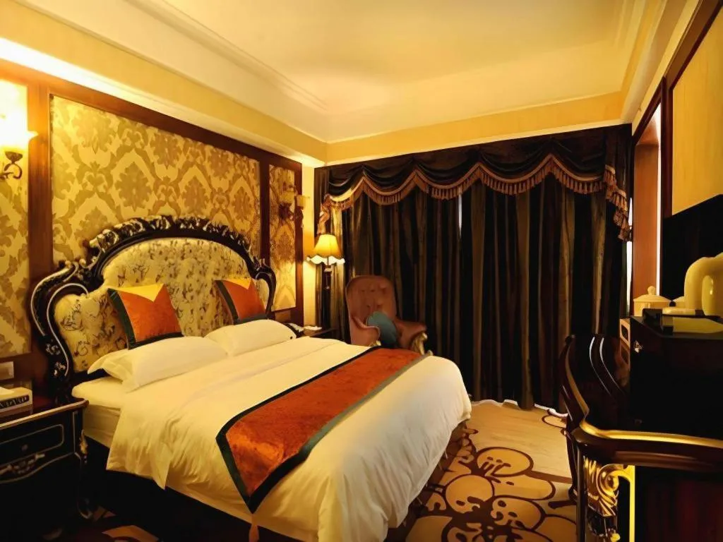 Bed in Chengdu French Theme Gold Palace