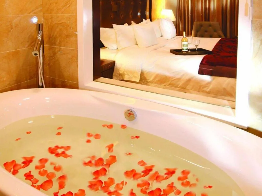 Bed in Dalian Southern Airline Pearl Hotel