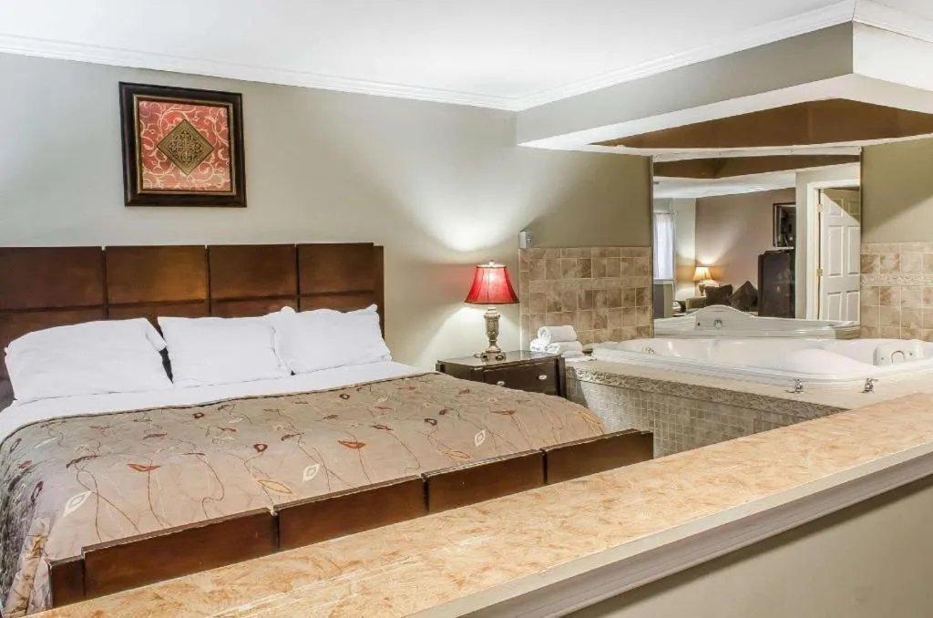 Bed in Rodeway Inn Allentown South