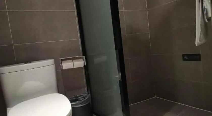 Hanting Hotel Qingdao May Fourth Square Zhiquan Road Metro Station