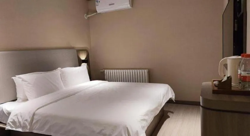 Hanting Hotel Qingdao May Fourth Square Zhiquan Road Metro Station