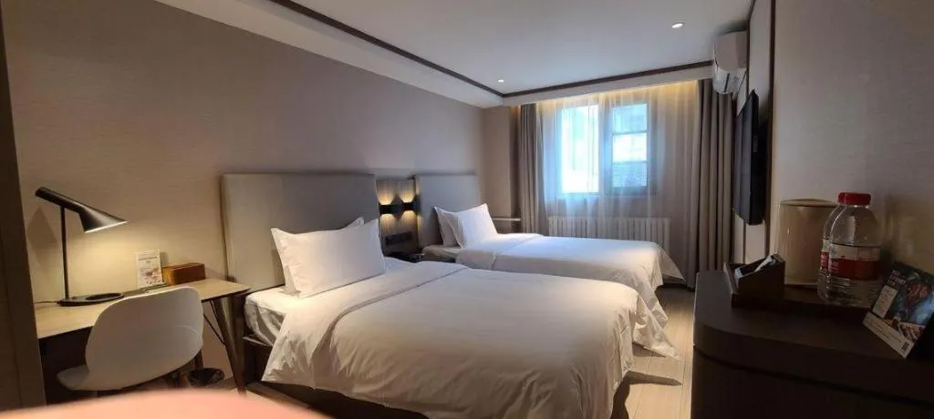 Hanting Hotel Qingdao May Fourth Square Zhiquan Road Metro Station