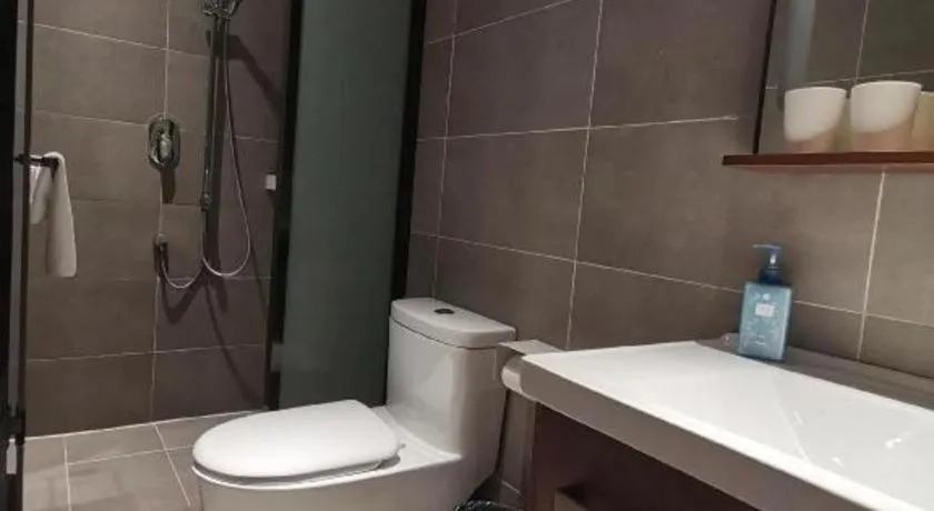 Hanting Hotel Qingdao May Fourth Square Zhiquan Road Metro Station