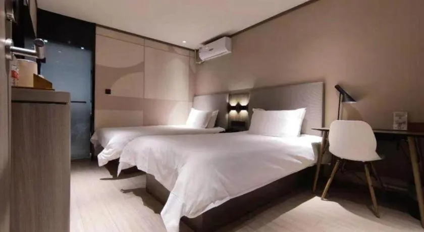 Hanting Hotel Qingdao May Fourth Square Zhiquan Road Metro Station