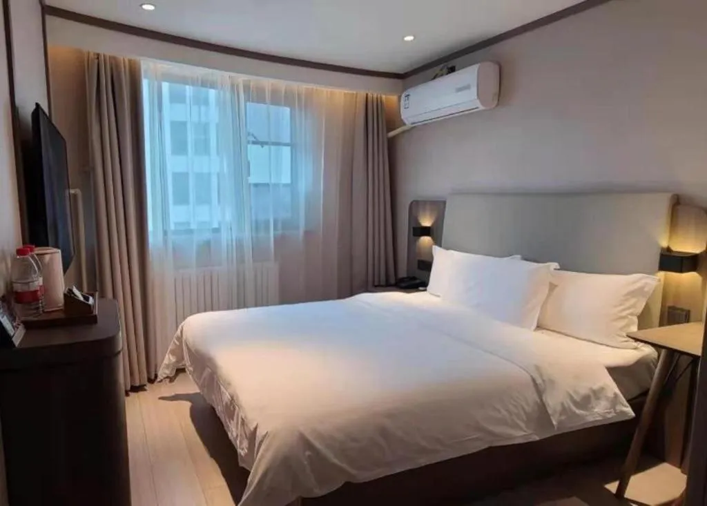 Hanting Hotel Qingdao May Fourth Square Zhiquan Road Metro Station