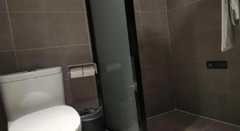 Hanting Hotel Qingdao May Fourth Square Zhiquan Road Metro Station