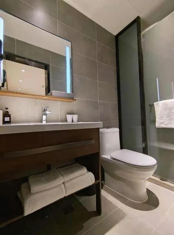 Hanting Hotel Qingdao May Fourth Square Zhiquan Road Metro Station