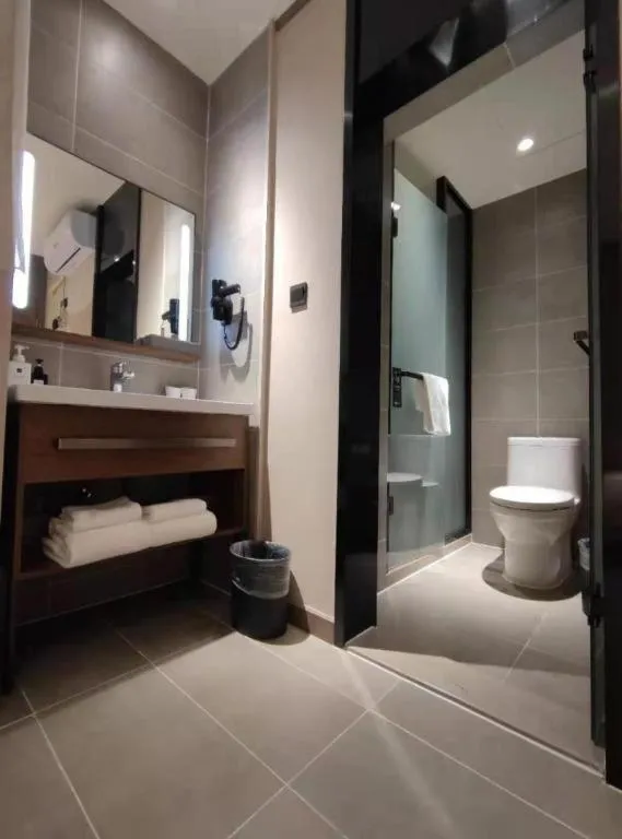 Hanting Hotel Qingdao May Fourth Square Zhiquan Road Metro Station