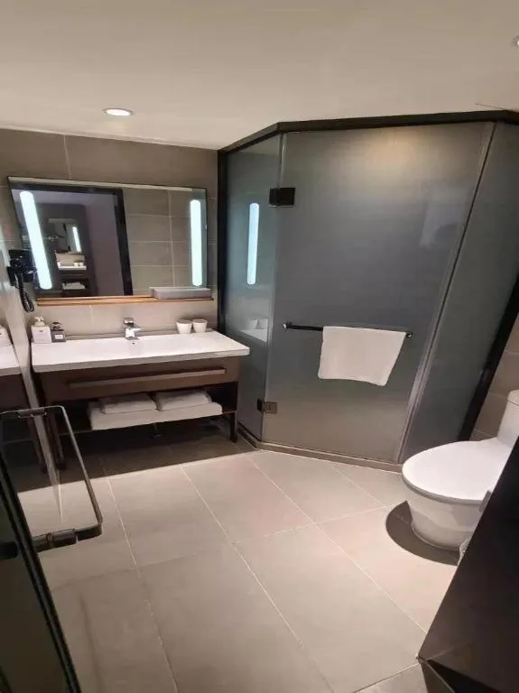 Hanting Hotel Qingdao May Fourth Square Zhiquan Road Metro Station