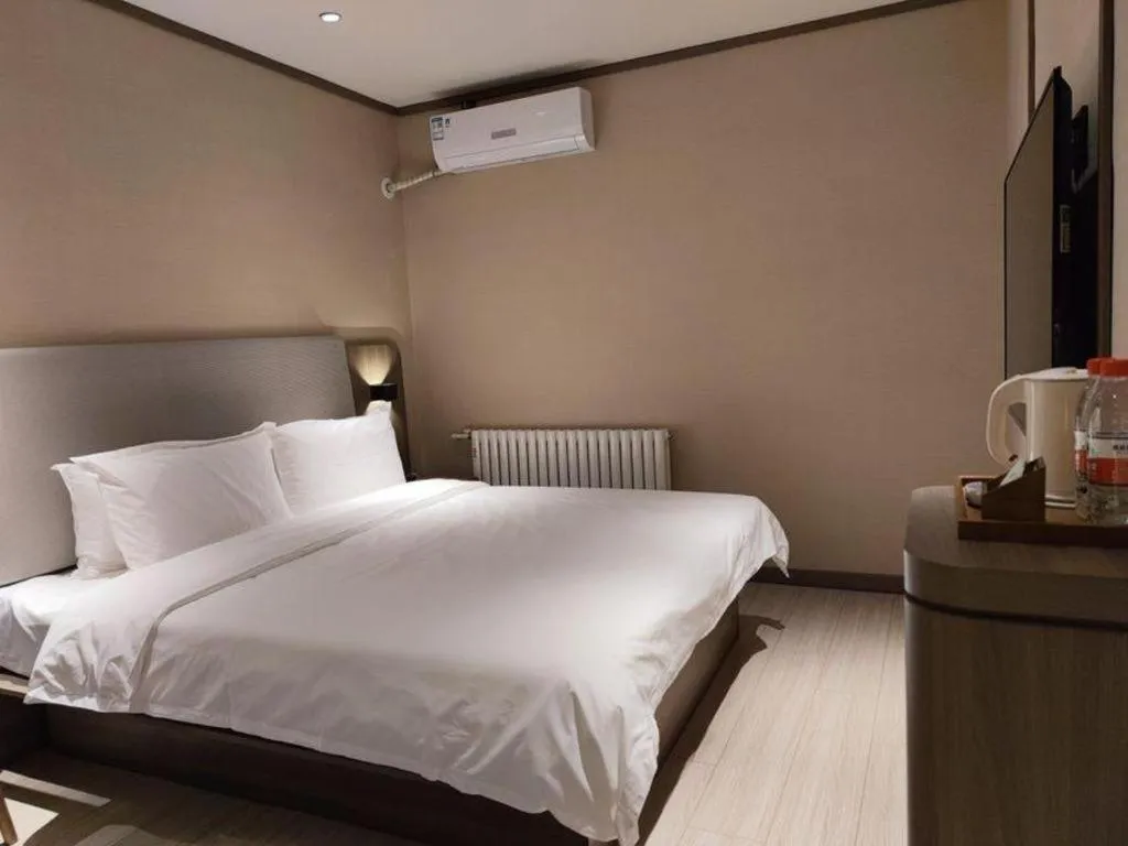 Hanting Hotel Qingdao May Fourth Square Zhiquan Road Metro Station