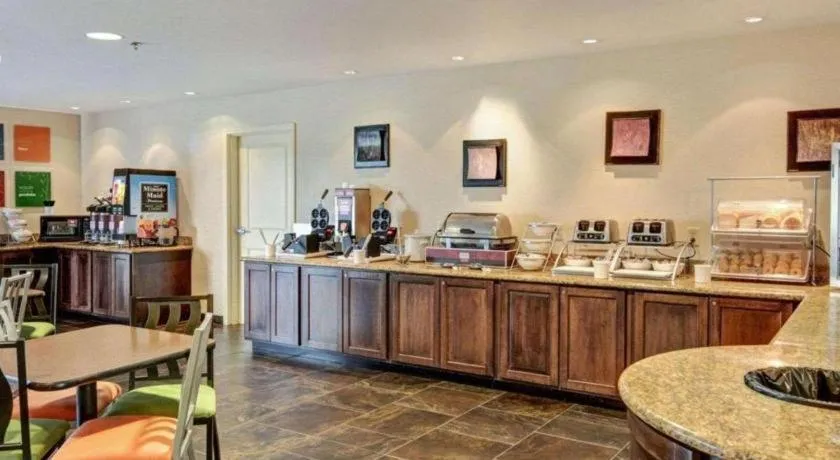 Comfort Suites near Hot Springs Park