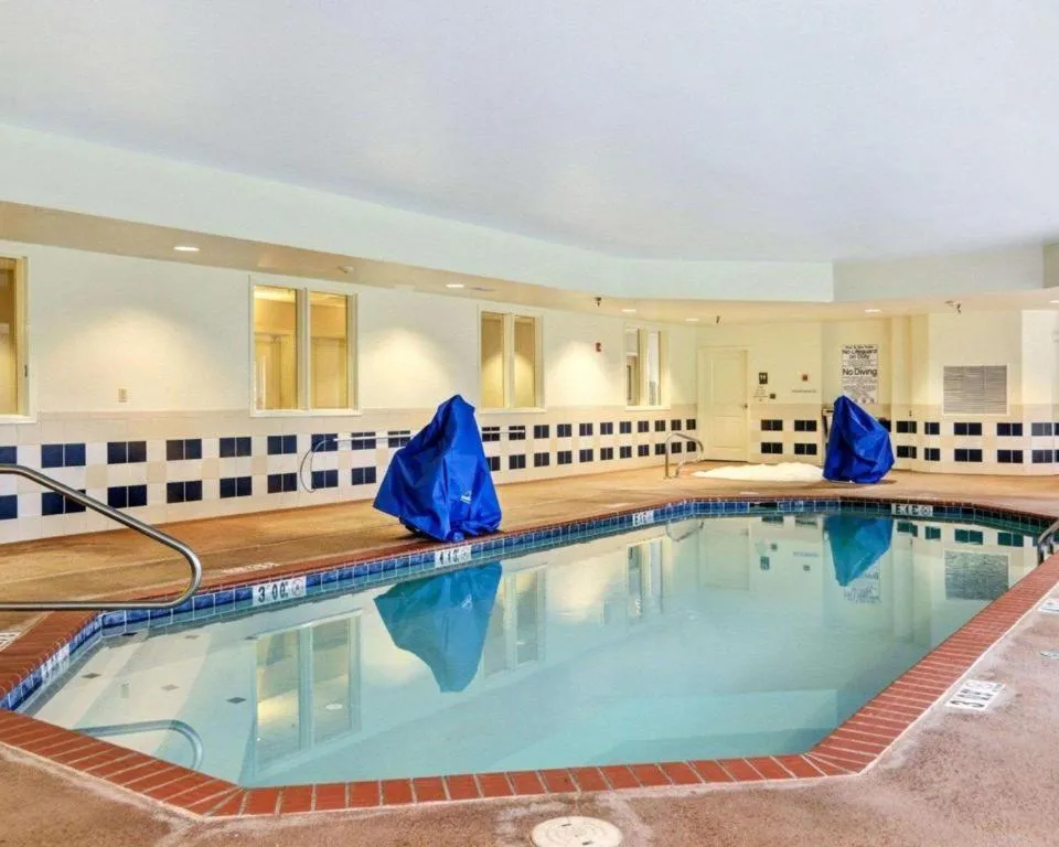 Comfort Suites near Hot Springs Park