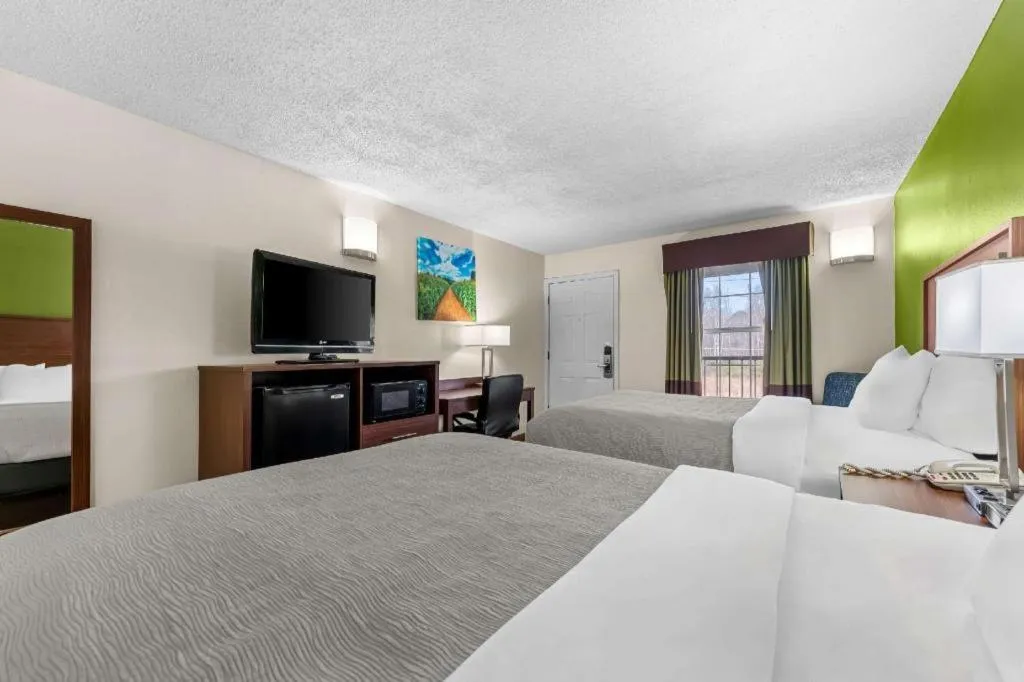 Bed in Quality Inn Eastman