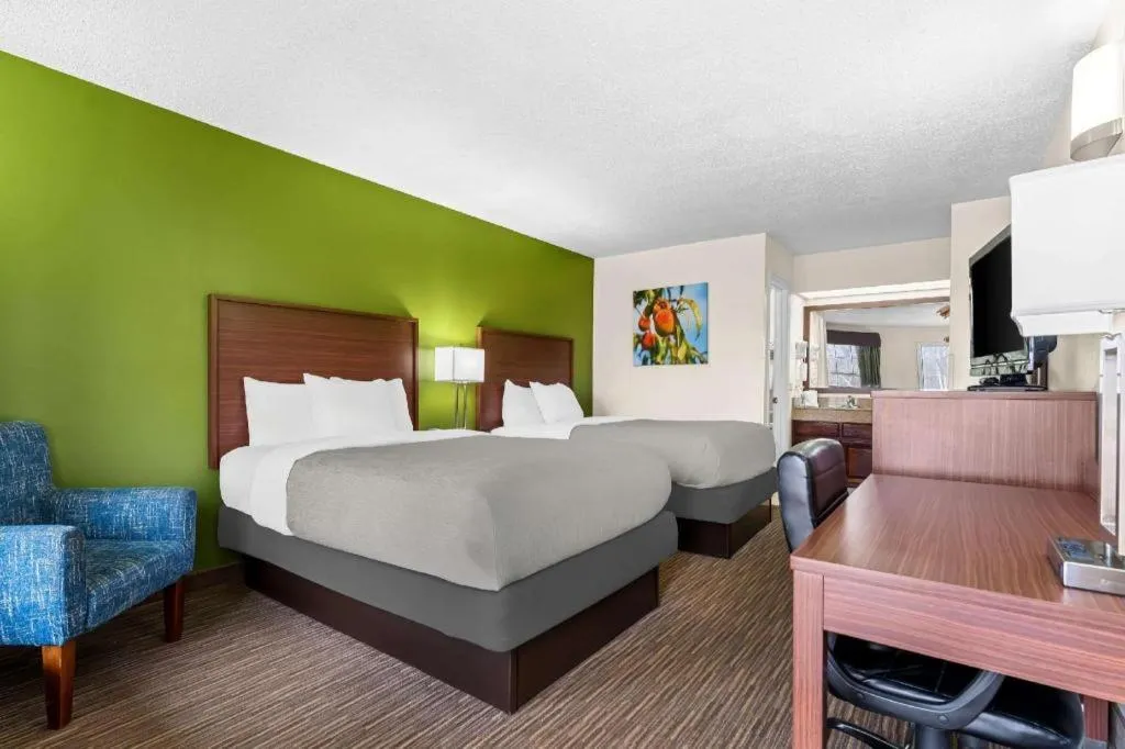 Bed in Quality Inn Eastman