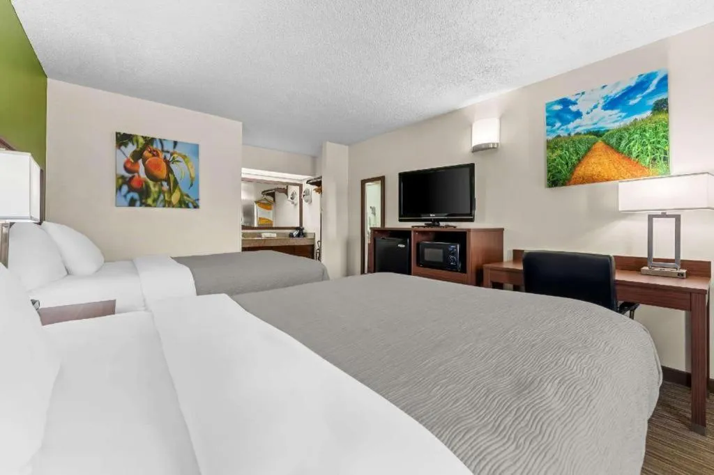 Bed in Quality Inn Eastman