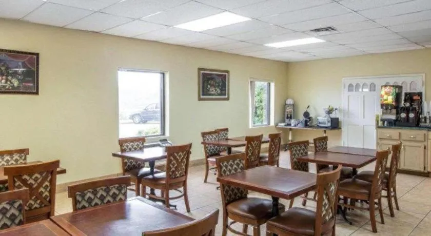 Econo Lodge Dalton West