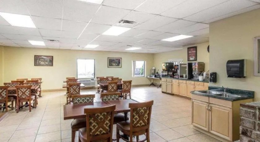 Econo Lodge Dalton West