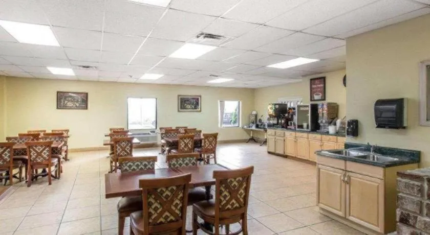 Econo Lodge Dalton West