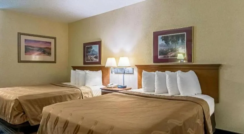 Bed in Quality Inn Oakwood - Gainesville